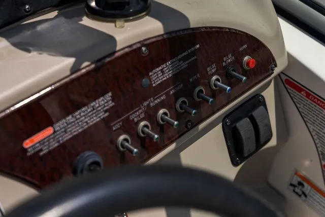 Slide: The Image of Sea Ray 240 Sundancer 2006 - 16