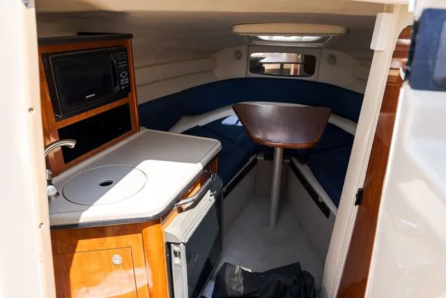 Slide: The Image of Sea Ray 240 Sundancer 2006 - 18