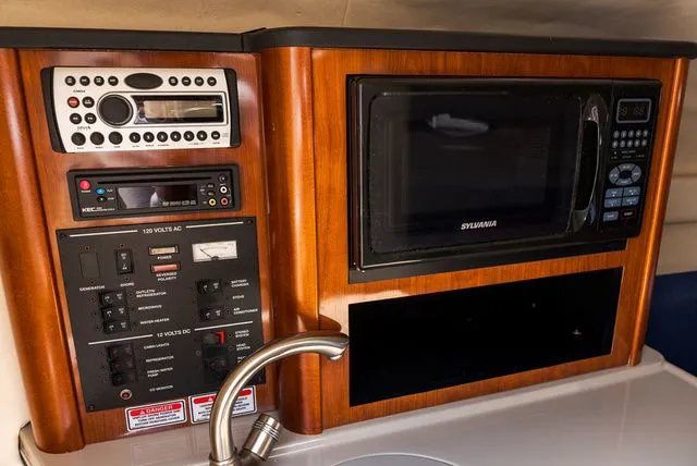 Slide: The Image of Sea Ray 240 Sundancer 2006 - 21