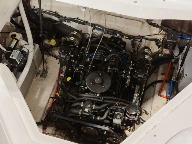 Slide: The Image of Sea Ray 240 Sundancer 2006 - 22