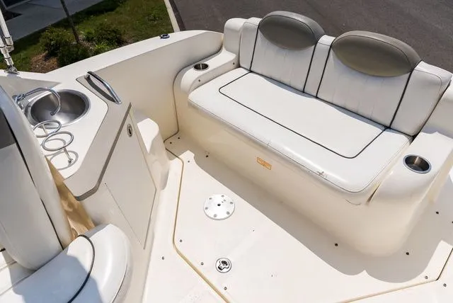 Slide: The Image of Sea Ray 240 Sundancer 2006 - 6