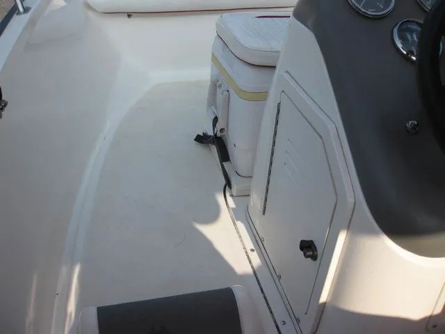 Slide: The Image of Boston Whaler RAGE 15 W/TRAILER 1998 - 15