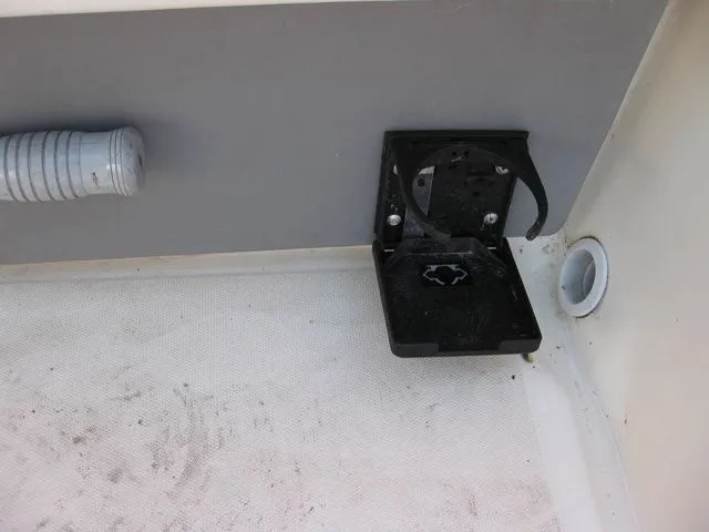 Slide: The Image of Boston Whaler RAGE 15 W/TRAILER 1998 - 26