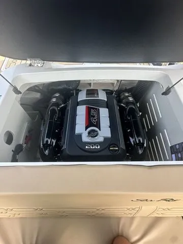 Slide: The Image of Sea Ray SPX 190 2024 - 11