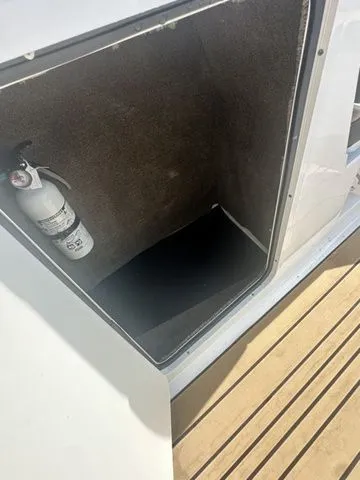 Slide: The Image of Sea Ray SPX 190 2024 - 13