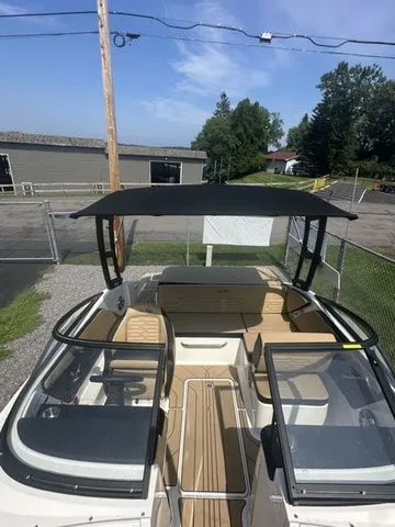 Slide: The Image of Sea Ray SPX 190 2024 - 15