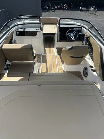 Slide: The Image of Sea Ray SPX 190 2024 - 6