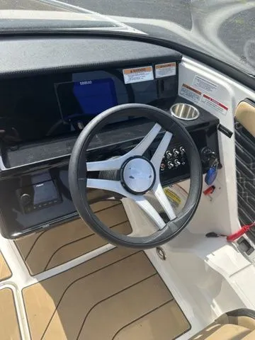 Slide: The Image of Sea Ray SPX 190 2024 - 8