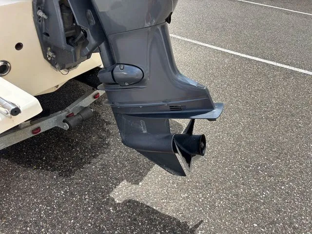 Slide: The Image of Scout 187 Sportfish 2012 - 12