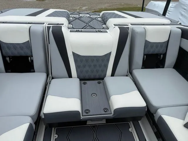 Slide: The Image of Malibu M230 2025 - 12