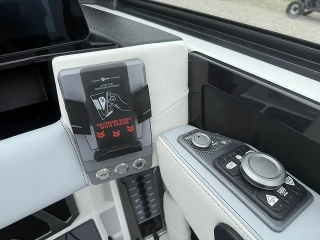 Slide: The Image of Malibu M230 2025 - 13