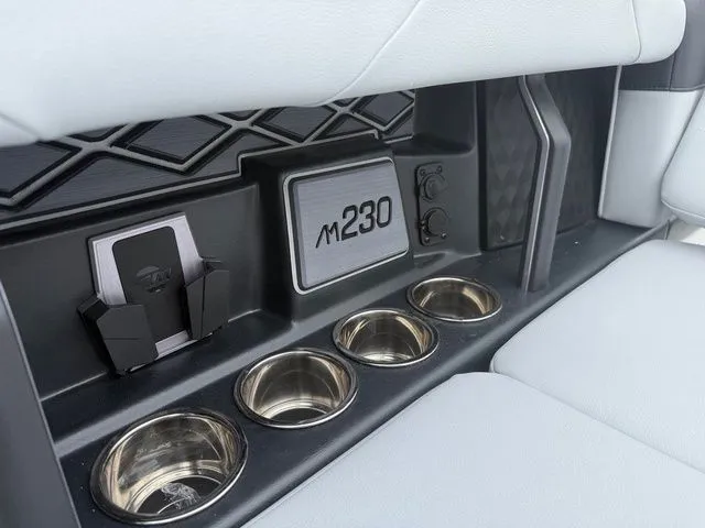 Slide: The Image of Malibu M230 2025 - 16