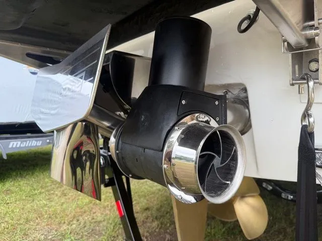 Slide: The Image of Malibu M230 2025 - 17