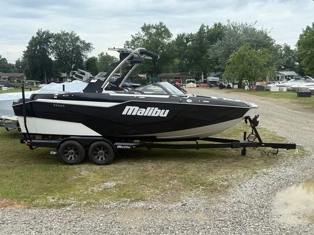 Slide: The Image of Malibu M230 2025 - 2