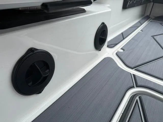 Slide: The Image of Malibu M230 2025 - 23