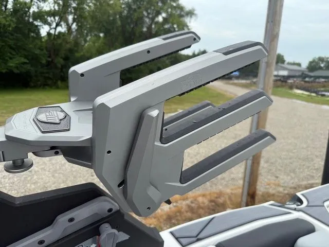 Slide: The Image of Malibu M230 2025 - 26