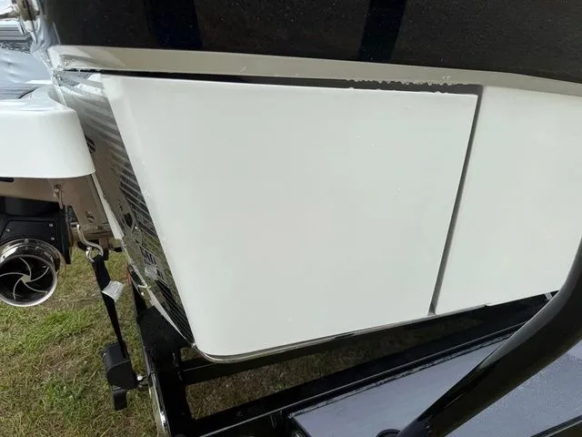 Slide: The Image of Malibu M230 2025 - 33