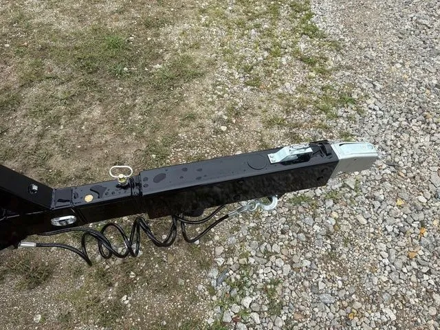 Slide: The Image of Malibu M230 2025 - 34