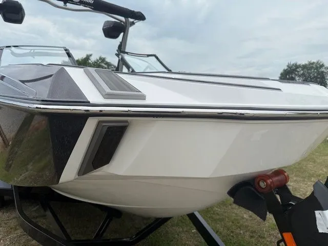 Slide: The Image of Malibu M230 2025 - 6