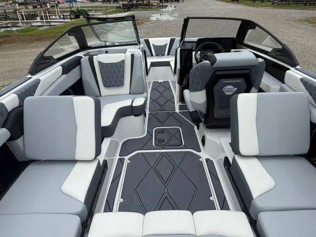 Slide: The Image of Malibu M230 2025 - 9