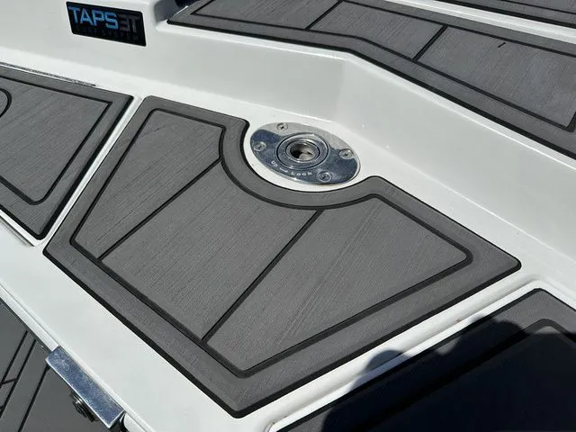 Slide: The Image of Tigé 20RZX 2023 - 11