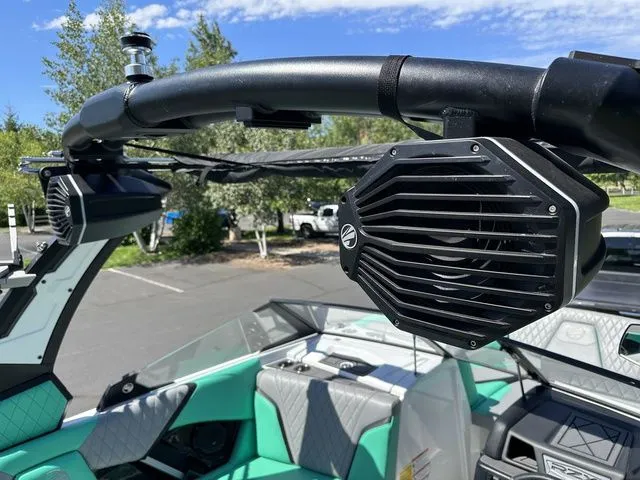 Slide: The Image of Tigé 20RZX 2023 - 32