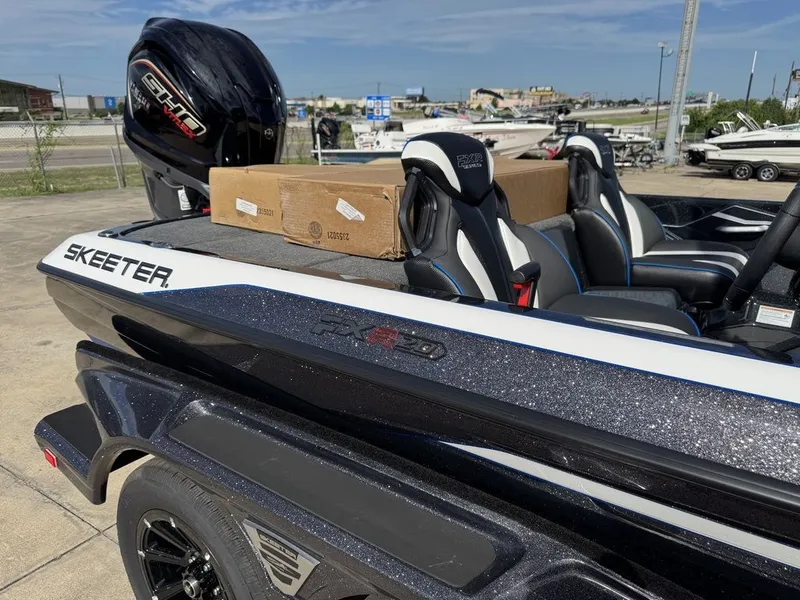 Slide: The Image of Skeeter FXR20 FLEX 2026 - 1