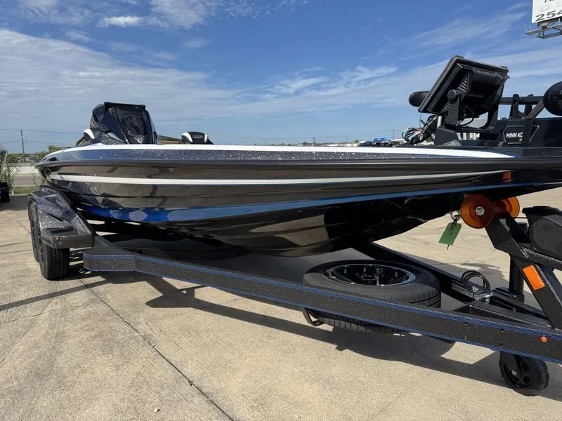 Slide: The Image of Skeeter FXR20 FLEX 2026 - 5