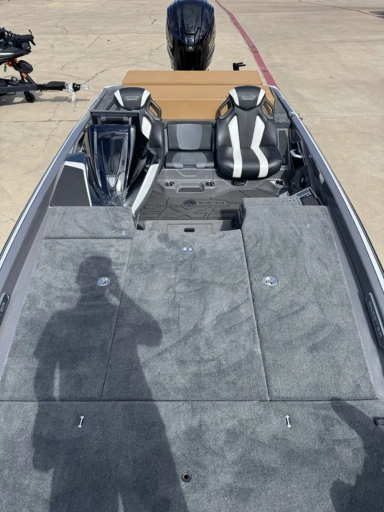 Slide: The Image of Skeeter FXR21 FLEX 2026 - 8