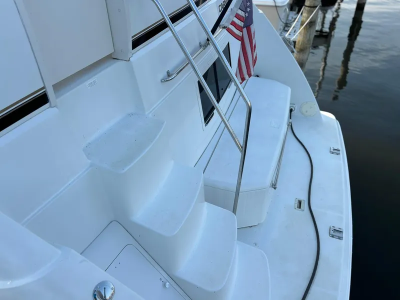 Slide: The Image of Carver 406 Aft Cabin Motor Yacht 2000 - 50