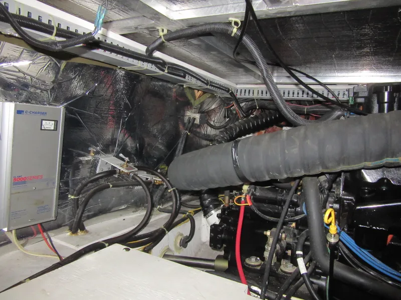 Slide: The Image of Carver 406 Aft Cabin Motor Yacht 2000 - 58