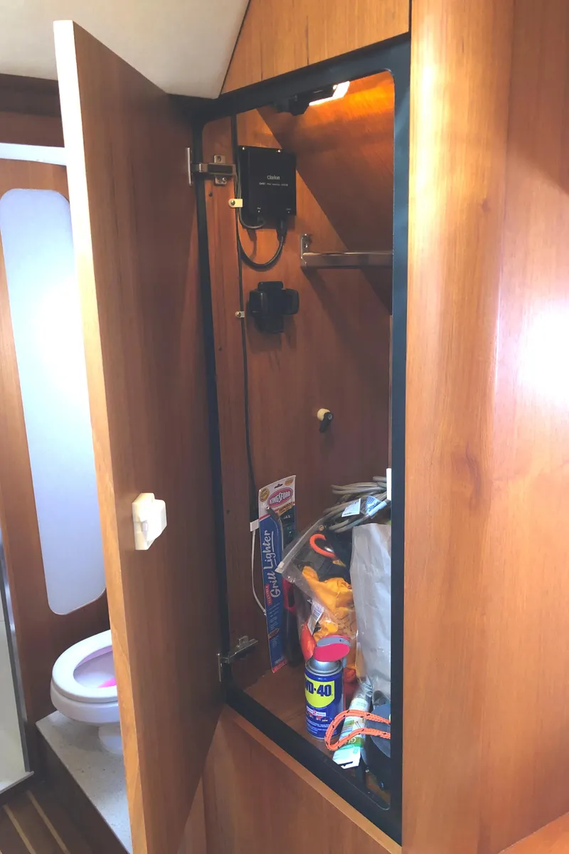 Slide: The Image of Tiara 3900 Sovran 2008 - 54