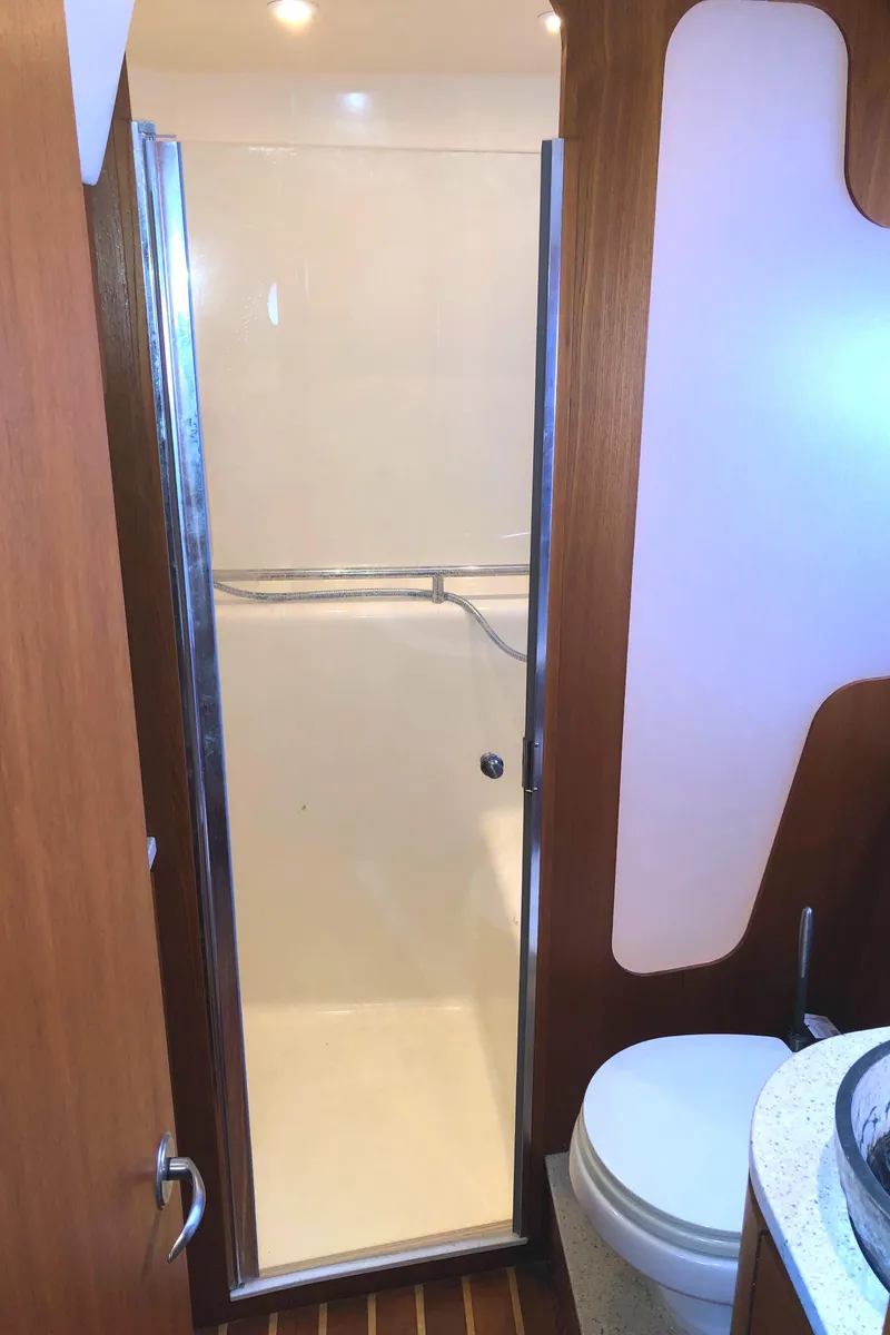 Slide: The Image of Tiara 3900 Sovran 2008 - 58