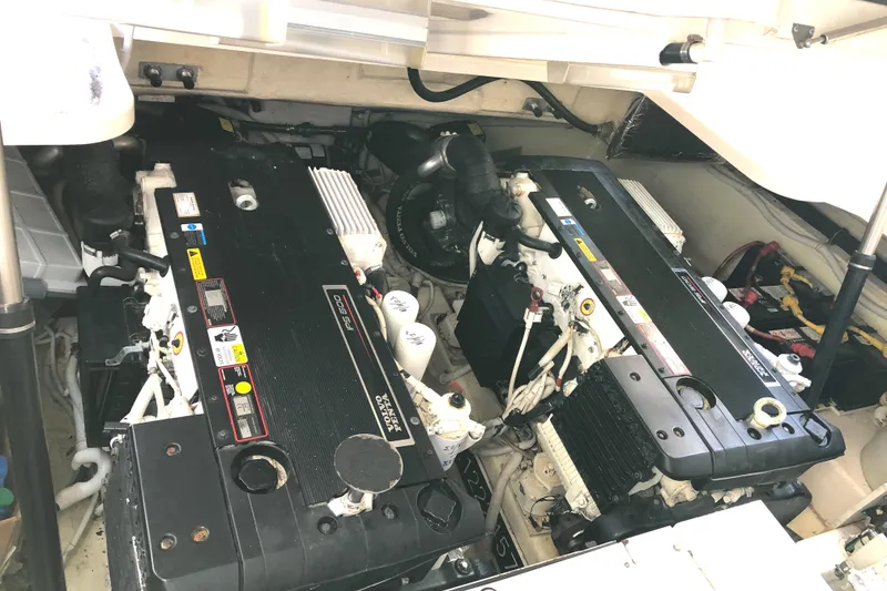 Slide: The Image of Tiara 3900 Sovran 2008 - 61