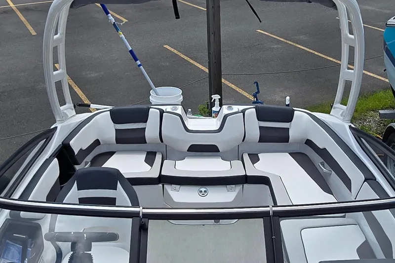 Slide: The Image of 2022 Yamaha Boats AR195 interior with sleek seating and modern design. - 6