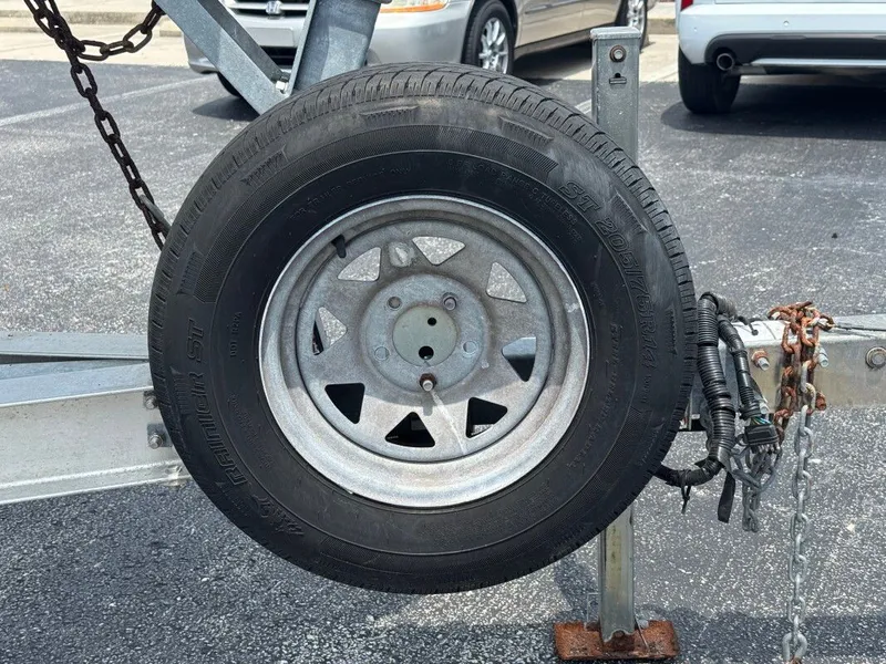 Slide: The Image of NauticStar 251 Hybrid 2020 - 10