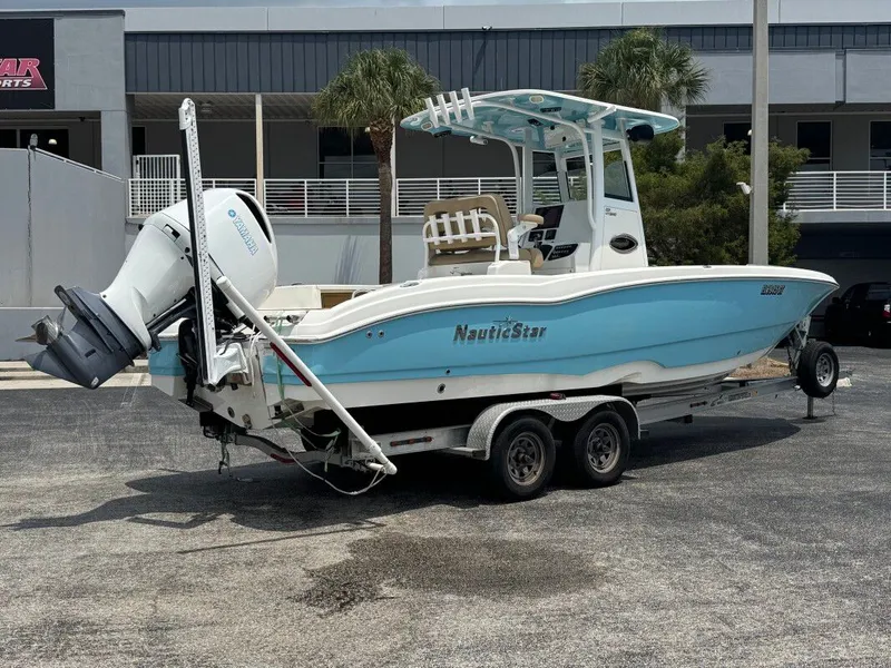 Slide: The Image of NauticStar 251 Hybrid 2020 - 13