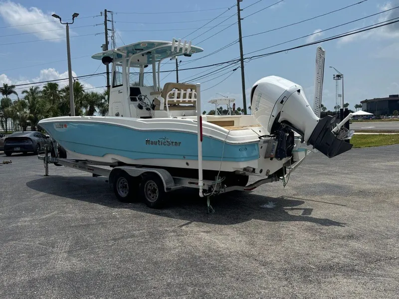 Slide: The Image of NauticStar 251 Hybrid 2020 - 15