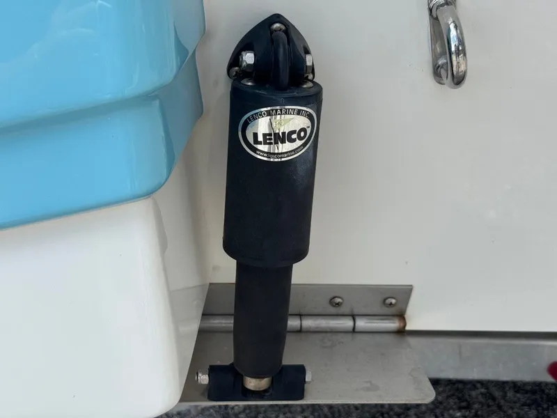 Slide: The Image of NauticStar 251 Hybrid 2020 - 16