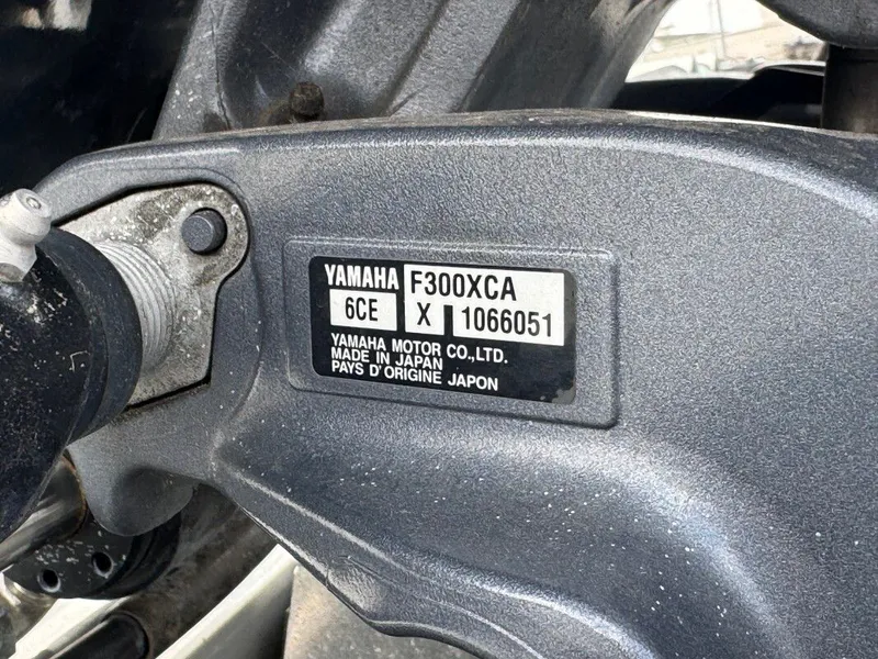 Slide: The Image of NauticStar 251 Hybrid 2020 - 21