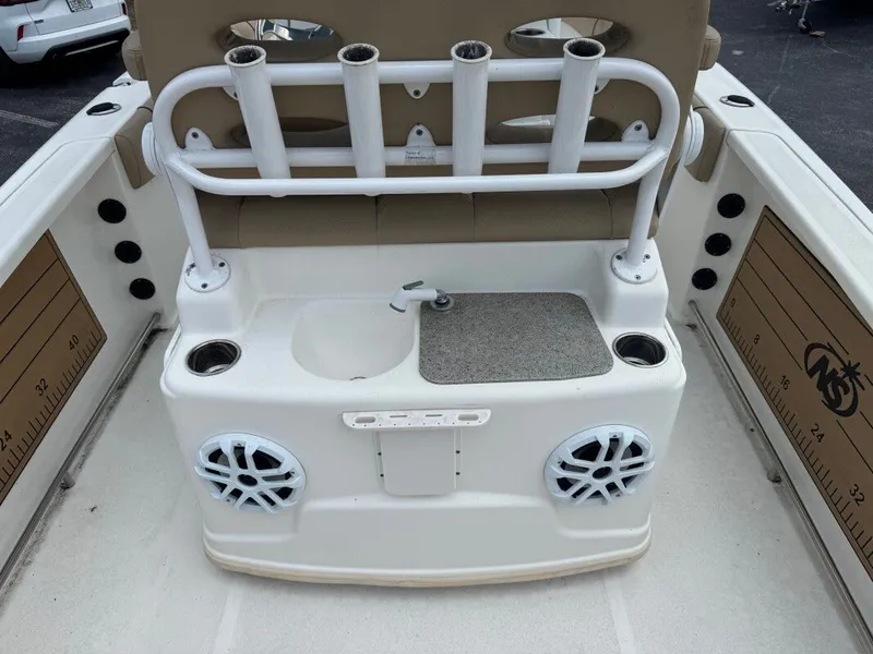 Slide: The Image of NauticStar 251 Hybrid 2020 - 25