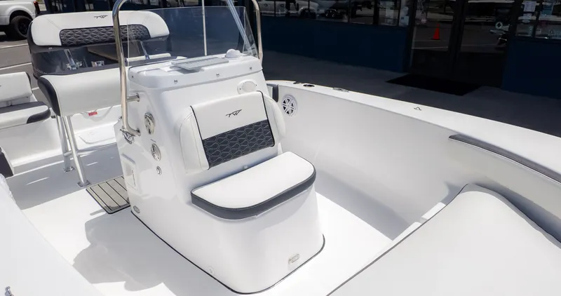 Slide: The Image of Tidewater 180 CC Adventure 2026 - 17