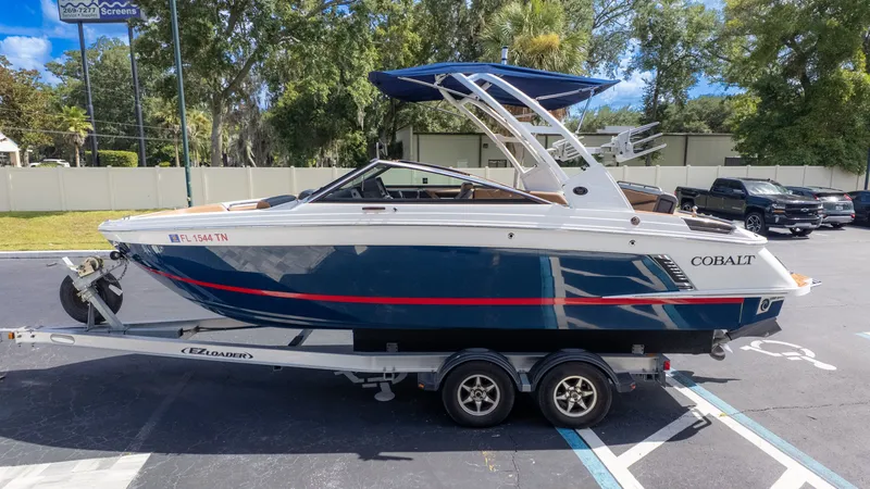 Slide: The Image of Cobalt R4 Surf 2023 - 6