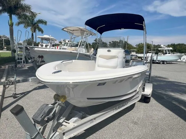 Slide: The Image of Robalo R16 2018 - 49