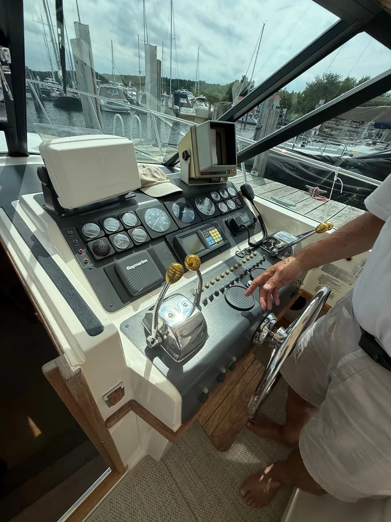 Slide: The Image of Tiara 3100 Open 1988 - 10