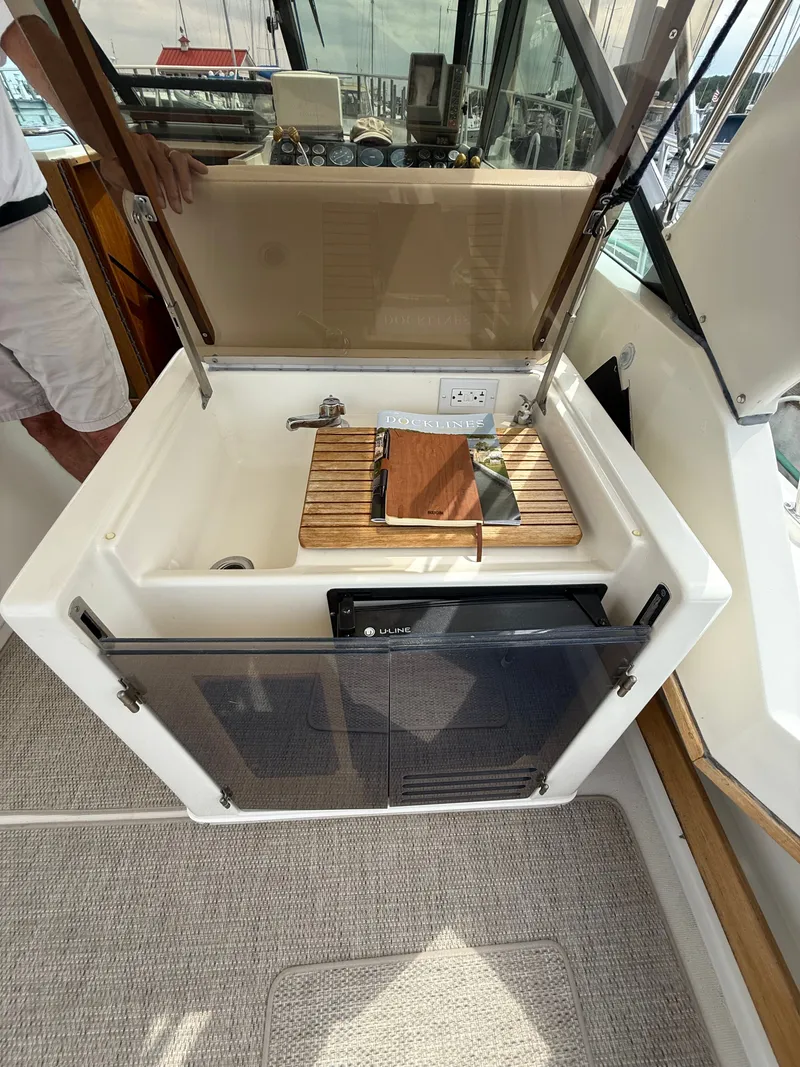 Slide: The Image of Tiara 3100 Open 1988 - 12