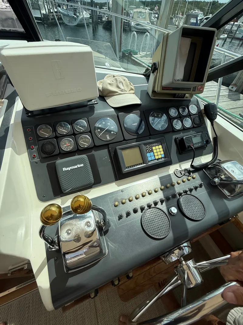 Slide: The Image of Tiara 3100 Open 1988 - 9