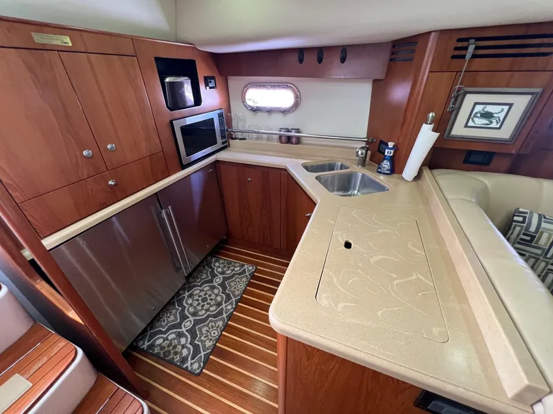 Slide: The Image of Tiara 4400 Sovran - 15