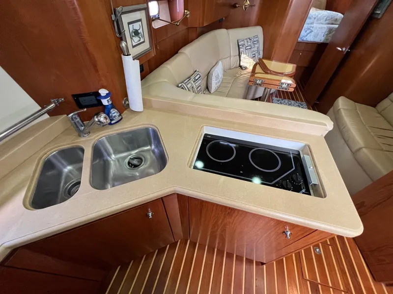 Slide: The Image of Tiara 4400 Sovran - 17