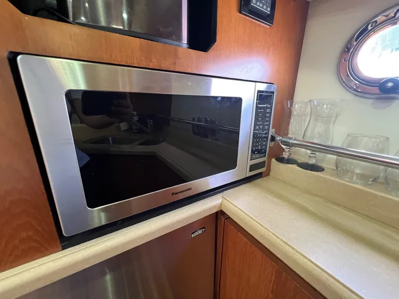 Slide: The Image of Tiara 4400 Sovran - 18